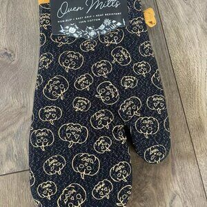 Happy Halloween 2 Set of Oven Mitts 100 % Cotton Metallic Pumpkin Prints